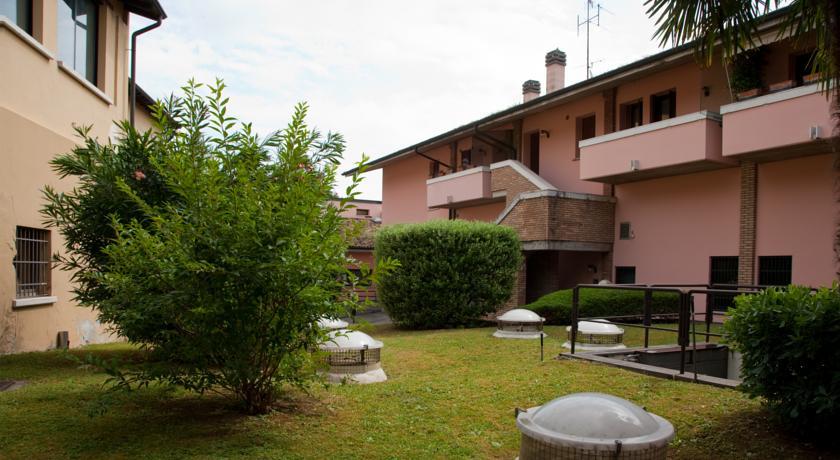 Garda Blue Lake Home Luxury Appartment Desenzano del Garda Habitación foto
