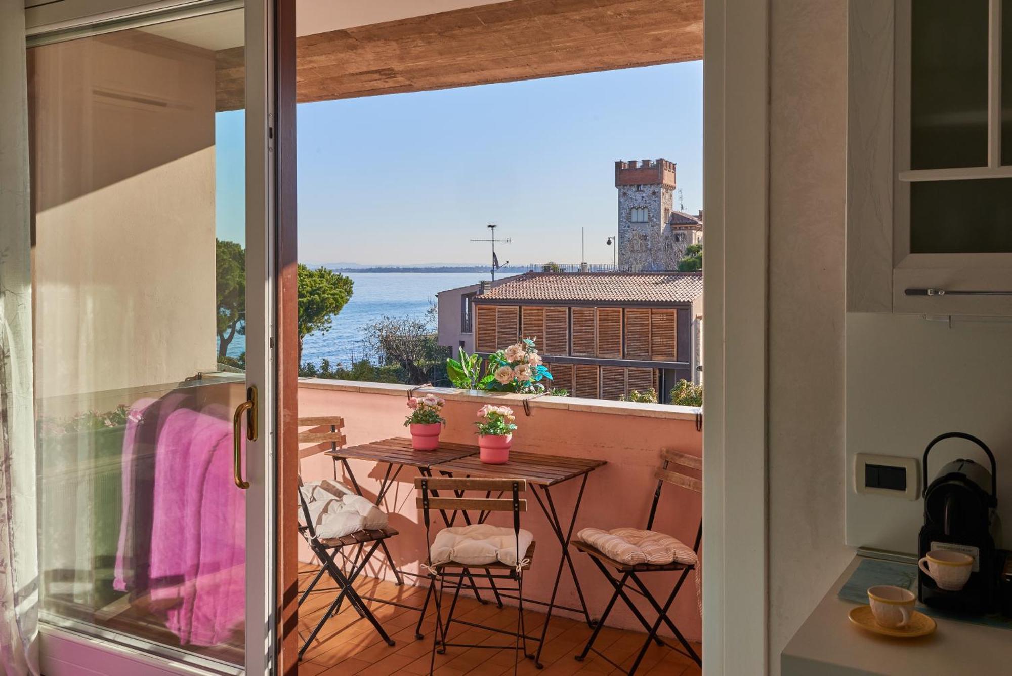 Garda Blue Lake Home Luxury Appartment Desenzano del Garda Exterior foto